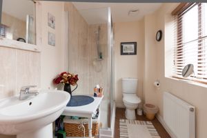 Ensuite- click for photo gallery